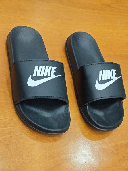 A-3 NIKE  وسط(20pair/ctns)